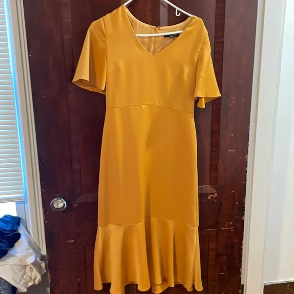 Banana Republic Satin Marigold Flutter Midi Dress with Sleeves, size 2. - Picture 2 of 6
